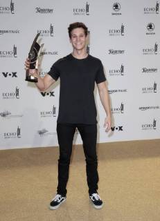 Wincent Weiß (Kategorie Newcomer National) bei Verleihung Deutscher Musikpreis ECHO 2018 in Messe Berlin.