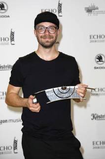 Entertainment Bilder der Woche Bilder des Tages Preisträger Mark Forster bei der Verleihung vom ECHO POP am 12.04.2018 in Berlin ECHO POP Verleihung 2018 in Berlin - Gewinner Preistraeger Pressroom