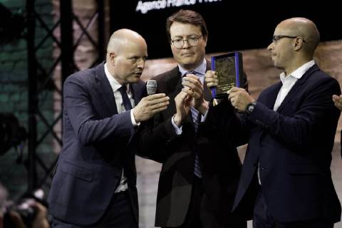 12-04-2018 Amsterdam Prince Constantijn with the winner Ronaldo Schemidt during the World Press Photo 2017 award at the Westergasfabriek in Amsterdam.  Copyright: xPPE NIEBOERx