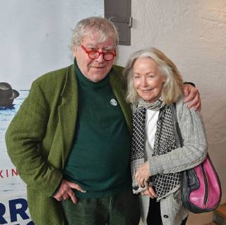Weltpremiere Zwei Herren im Anzug im Kloster Andechs am 18. März 2018 Tilmann Spengler mit Daphne Wagner