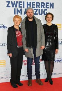 Weltpremiere Zwei Herren im Anzug im Kloster Andechs am 18. März 2018 Irm Hermann ;Simon Donatz und Martina Gedeck