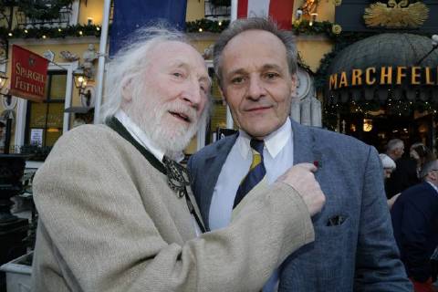 23.04.2018, Marchfelderhof Deutsch-Wagram, Verleihung des GOLDENEN SPARGELS, an die Spargelköchin des Jahres 2018 im Bild: Karl Merkatz, Stephan Paryla, Verleihung des GOLDENEN SPARGELS