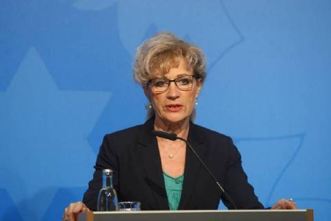 24.04.2018, Erfurt Regierungsmedienkonferenz Thüringen Thüringens Verkehrsministerin Birgit Keller stellt den Nahverkehrsplan 2018 bis 2022 für den Freistaat Thüringen vor.