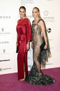 Esther Sedlaczek und Sylvia Walker bei der 26. Verleihung des Deutschen Parfumpreises Duftstars 2018 im Flughafen Tempelhof. Berlin, 25.04.2018