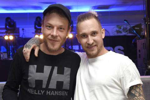 Daniel Shneezin Schneider Und Michael Mike Rohleder Von Den 257ers Beim Start Der Partyreihe Penny G