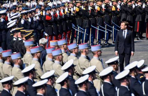 Themen der Woche KW 19 Bilder des Tages Emmanuel Macron ( president de la Republique ) pendant l anniversaire de la Victoire du 8 mai 1945 NEWS : Anniversaire de la Victoire du 8 mai 1945 - Paris - 08 05 2018 FedericoPestellini Panoramic 