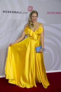 Ruth MOSCHNER, Moderatorin, Roter Teppich, Red Carpet Show, Rosenball zugunsten der Stiftung Deutsche Schlaganfall-Hilfe, Festveranstaltung in Berlin, 05.05.2018