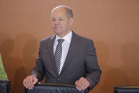 Olaf Scholz, Bundesminister der Finanzen, Deutschland, Berlin, Bundeskanzleramt, Kabinettssitzung. Das Bundeskabinett befasst sich in seiner 8. Sitzung am 9. Mai 2018 unter anderem mit dem Gesetzentwurf zur Neuregelung des Familiennachzugs zu subsidiär Schutzberechtigten.