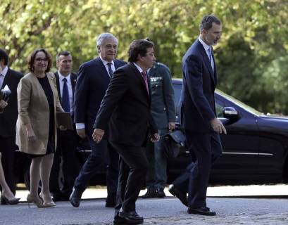 Spain s King Felipe VI (R) and the President of the EU Parliament, Antonio Tajani, (3R) arrive for the XII Carlos V European Award handover ceremony at the Monastery of Yuste in Caceres, Spain, 09 May 2018. Tajani received the Carlos V European Award during the ceremony. Antonio Tajani receives the Carlos V European Award !ACHTUNG: NUR REDAKTIONELLE NUTZUNG!  Copyright: xBALLESTEROSx GRAF2563 20180509-636614703037943832