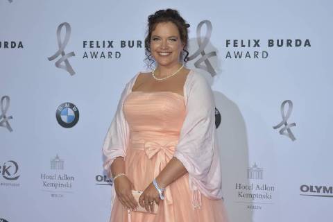 Felix Burda Award in Berlin Ehrenpreistraegerin Claudia Neumann Ankunft zur Preisverleihung und Ehrung des 15. Felix Burde Award im Hotel Adlon Kempinski in Berlin am 13.05.2018