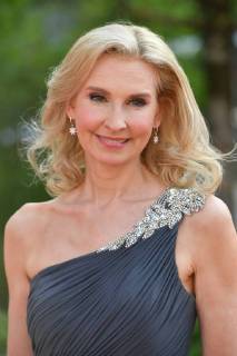Eva LIND (Opernsaengerin), Einzelbild,angeschnittenes Einzelmotiv,Portraet,Portrait,Porträt. Roter Teppich,Red Carpet,Bayerischer Fernsehpreis 2018 am 18.05.2018.