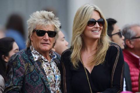 Entertainment Bilder der Woche KW21 Bilder des Tages May 23, 2018- Vatican (Holy See) - English singer ROD STEWART and wife PENNY LANCASTER in St. Peter Square for the General Audience with Pope Francis Italy - ZUMAi15_ 20180523_zaf_i15_502 Copyright: xEvandroxInettix