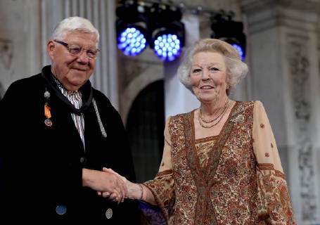 30-05-2018 Amsterdam Princess Beatrix during the award ceremony of the silver carnation ( zilveren anjers) of the Prince Bernard culturefoundation at the royal palace in Amsterdam. The silver carnation is annually awarded to individuals who voluntarily worked for culture and nature conservation.  Copyright: xPPEx