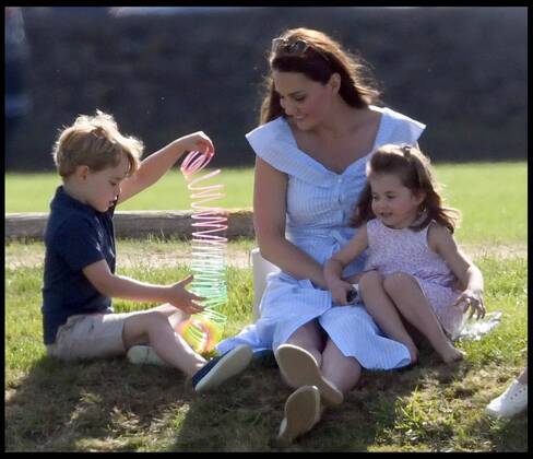 Entertainment Themen der Woche KW23 Bilder des Tages . 10 06 2018. Tetbury, United Kingdom. Prince William-Maserati Royal Charity Polo Trophy. The Duchess of Cambridge with Prince George and Princess Charlotte watching Prince William, The Duke of Cambridge take part in the Maserati Royal Charity Polo Trophy at the Beaufort Polo Club, Gloucestershire. The charity match is to help raise funds and awareness for two charities, The Royal Marsden, which The Duke supports as President, and Centrepoint, of which His Royal Highness is Patron.  xAndrewxParsonsx xi-Imagesx IIM-17947-0096