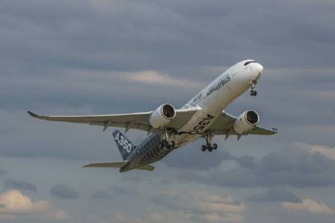 DEU, Deutschland, Brandenburg, Schönefeld, 25.04.2018: ILA Berlin Air Show, Internationale Luft- und Raumfahrtausstellung Berlin - F-WWCF Airbus Industrie Airbus A350-941 - Flugvorführung