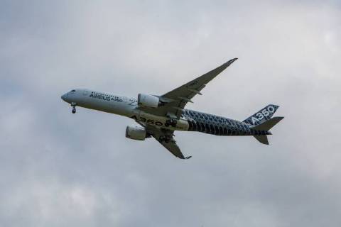 DEU, Deutschland, Brandenburg, Schönefeld, 25.04.2018: ILA Berlin Air Show, Internationale Luft- und Raumfahrtausstellung Berlin - F-WWCF Airbus Industrie Airbus A350-941 - Flugvorführung