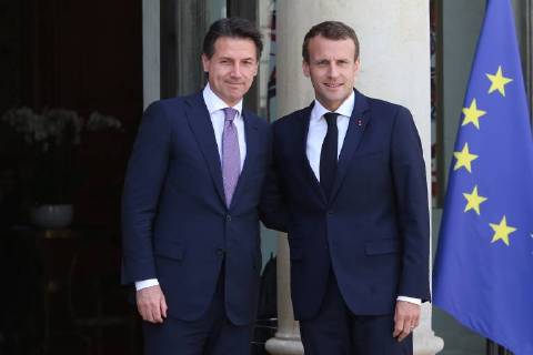 Bilder des Tages Emmanuel Macron (President de la Republique Francaise) recoit Giuseppe Conte (President du conseil des ministres de la Republique Italienne) NEWS : Emmanuel Macron recoit Giuseppe Conte - Paris - 15 06 2018 MichaelBaucher Panoramic