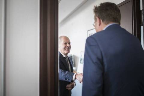 Bundesfinanzminister Olaf Scholz (L), SPD, trifft Johan Van Overtveldt, Finanzminister von Belgien, in Berlin, 18.06.2018. Berlin Germany Copyright: xFlorianxGaertnerx
