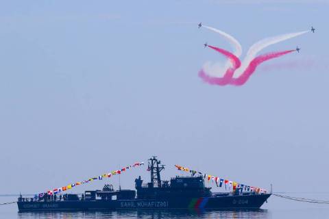 News Bilder des Tages Baku to mark 100th anniversary of Armed Forces The aerobatic demonstration team of the Turkish Air Force Turkish Stars perform during Military Parade in Baku. June 6, 2018. Solemn military parade held in Baku to mark 100th anniversary of Azerbaijani Armed Forces. Azerbaijan  AzizxKarimov