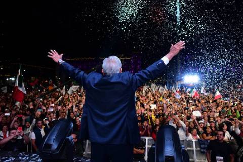 News Bilder des Tages July 2, 2018 - Mexico, Ciudad de Mexico, Mexico - ANDRES MANUEL LOPEZ OBRADOR, became the next Mexican President on Sunday largest election in Mexico s history. Obrador, known as AMLO, addresses the Mexican people at Zocalo main plaza. Mexico Mexico - ZUMAl113 20180702_zap_l113_006 Copyright: xMiguelxJuarezxLugox