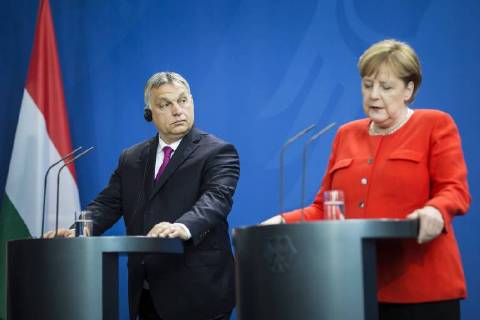 News Themen der Woche News Bilder des Tages Bundeskanzlerin Angela Merke (R), CDU, und Viktor Orban, Ministerpraesident von Ungarn, aufgenommen im Rahmen einer Pressekonferenz in Berlin, 05.07.2018. Berlin Deutschland