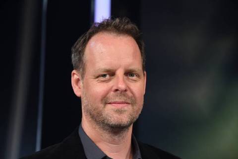 Preisträger Florian Ballhaus Kamera für Der Hauptmann (Kinospielfilm) posiert am 07.07.2018 in Köln bei einem Fototermin zur Verleihung des 28. Deutschen Kamerapreis in Köln.