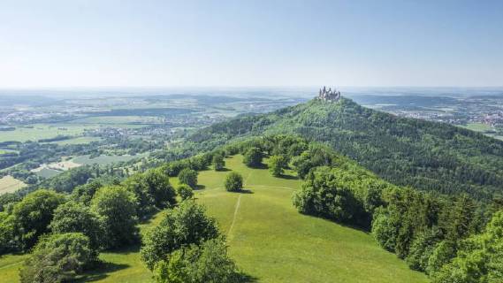 An image of the Castle Hohenzollern in south Germany McPGAN