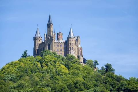 An image of the Castle Hohenzollern in south Germany McPGAN