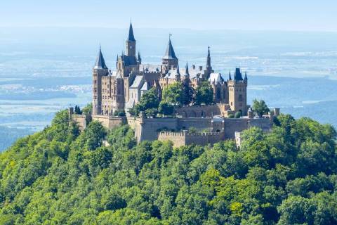An image of the Castle Hohenzollern in south Germany McPGAN