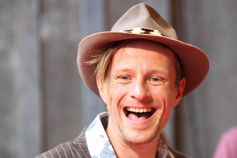 Lichtburg Essen Deutschlandpremiere von GUNDERMANN 13.08.2018 in der Lichtburg Essen. Alexander Scheer. Deutschlandpremiere von GUNDERMANN 13.08.2018 in der Lichtburg Essen, in Anwesenheit von Andreas Dresen, Laila Stieler, Alexander Scheer, Anna Unterberge und Axel Prahl. Im Anschluss an die Filmpremiere spielen Dresen & Band mit Alexander Scheer live im Kino. Foto:fsa_stiefel Eibner Copyright: xEIBNER UdoxStiefelx EP_USL