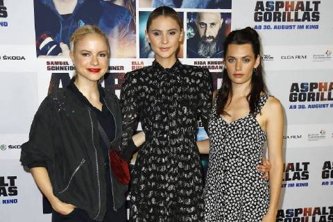 Julia Engelmann, Stefanie Giesinger und Ella Rumpf bei der AsphaltGorillas Film Premiere am 21.08.2018 in Berlin AsphaltGorillas Filmpremiere in Berlin, 2018