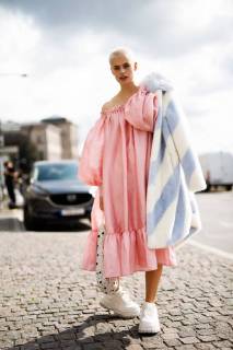 Entertainment Bilder des Tages Cajsa Wessberg posing on the street during Fashion Week Stockholm - Aug 28, 2018 - fwstockholm: Spring 2019 Street Style Day 1, Stockholm Sweden  Copyright: xBryndisxThorsteinsdottirx h_00538524