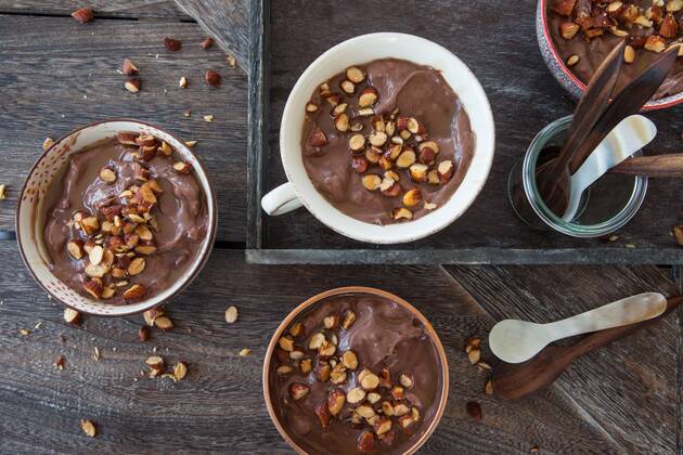 Leckerer Schokoladen Pudding mit Mandeln und Karamelsauce - Chocolate pudding with roasted almonds
