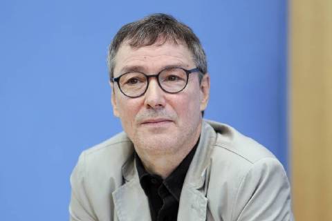04.09.2018, Berlin, Deutschland - Pressekonferenz zur Gruendung der Sammlungsbewegung Aufstehen. Foto: Hans Albers, zustaendig fuer den Bereich Kommunikation bei der Sammlungsbewegung Aufstehen.