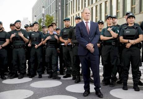 News Bilder des Tages Bundesfinanzminister Olaf Scholz, SPD, bei einer Einsatzbesprechung der Finanzkontrolle Schwarzarbeit des Zolls in Berlin. 06.09.2018. Berlin Deutschland Copyright: xFelixxZahnx