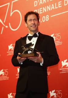 September 8, 2018 - Venice, Italy - Tim Blake Nelson poses with the Best Screenplay Award for The Ballad Of Buster Scruggs at the Winners Photocall during the 75th Venice Film Festival on September 8, 2018 in Venice, Italy. Venice Italy  - ZUMAn230 20180908_zaa_n230_760 Copyright: xMatteoxChinellatox