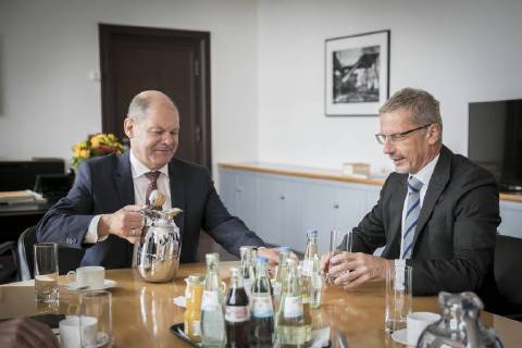 Bundesfinanzminister Olaf Scholz (L), SPD, trifft sich mit Boris Vujcic, Gouverneur der Kroatischen Zentralbank, in Berlin, 11.09.2018. Berlin Germany Copyright: xFlorianxGaertnerx