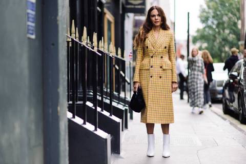 Entertainment Bilder des Tages Evangelie Smyrniotaki posing outside the Victoria Beckham runway show during London Fashion Week - Sept 16, 2018 - LFW: Spring 2019 Street Style Day 3, London England  Copyright: xZachxDoddsx h_00543675