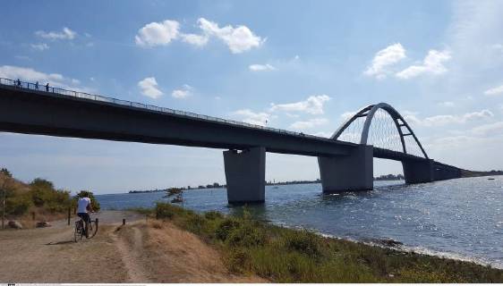 Feature Symbol: Fehmarn 08 18 pp Fehmarnsundbrücke im August 2018 Deutschland deutsch deutsche Insel Ostsee Ostseeinsel Ausflug Ferien Urlaub Natur Erholung Fehmarnsund Brücke Sund germany german island isle baltic sea quer