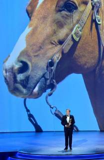 Actor Jeff Daniels accepts the Outstanding Lead Actor in a Limited Series or Movie award for Godless onstage during the 70th annual Primetime Emmy Awards at the Microsoft Theater in downtown Los Angeles on September 17, 2018.  LAP201809171003 JIMxRUYMEN