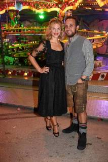 Susan Sideropoulos mit Ehemann Jakob Shtizberg Wies«n 2018 Almauftrieb Käfer Schänke 2. Tag Tracht, Dirndl Bier München 23. September 2018