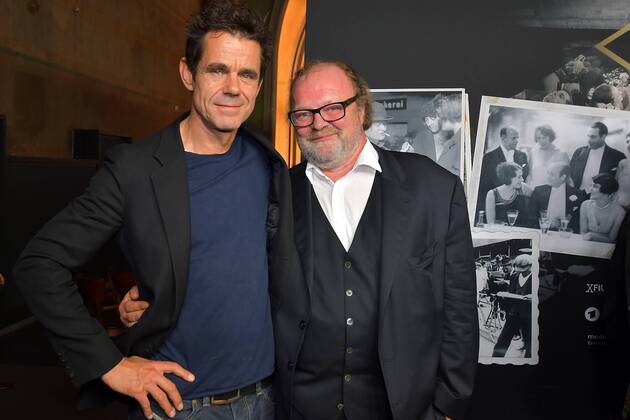 Tom Tykwer, Stefan Arndt beim Photocall - Preview Babylon Berlin, 1929 Das Jahr Babylon im ehemaligen Stummfilmkino Delphi in Berlin am 25.09.2018