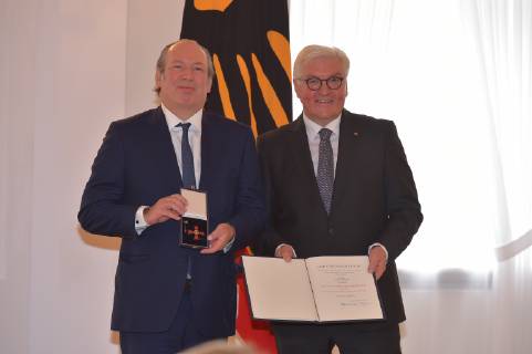 Hans Zimmer bei der Verleihung des Verdienstordens fuer besondere Leistungen zum Tag der Deutschen Einheit im Schloss Bellevue in Berlin am 02.10.2018