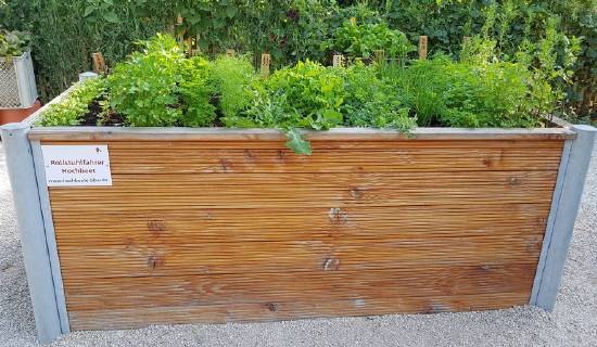 Hochbeet, Kraeuter, Gemuese raised bed, Herbs, Vegetables