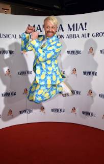 Entertainment Bilder der Woche KW41 Entertainment Bilder des Tages Ross Anthony kommt am 11.10.2018 in Köln zur Kölner Premiere des Musicals Mamma Mia.