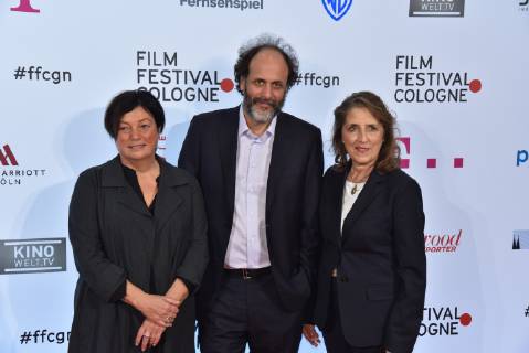 Filmfestival Direktion Martina Richter, l-r, Preisträger des Filmpreis Köln Regisseur Luca Guadagnino und Geschäftsführerin Filmstiftung NRW Petra Müller kommt am 12.10.2018 in Köln zur Verleihung der Filmfestival Cologne Awards, der feierliche Abschluss des internationalen Film- und Fernsehfestival in Köln