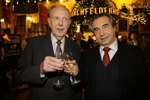 15.10.2018, Marchfelderhof Deutsch-Wagram, Verleihung des Goldenen Johann Strauß 2018, Welturaufführung des Wiener Philharmonikermarsches im Bild: Werner Resel, Maestro Riccardo Muti, Verleihung des Goldenen Johann Strauß 2018