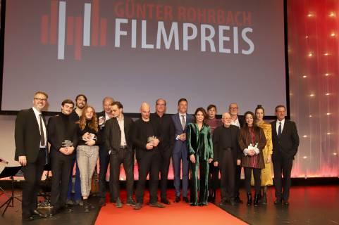 Ulrich Höcherl, Aaron Hilmer, Aron Lehmann, Luna Wedler, Leander Haußmann, Franz Rogowski, Thomas Stuber, Herbert Knaup,Tobias Hans, Iris Berben, Susanne Wolff, Günter Rohrbach, Peter Lohmeyer, Mia Spengler, Kim Riedle und Jürgen Fried bei der 8. Verleihung des Günter Rohrbach Filmpreises 2018 in der Neuen Gebläsehalle Neunkirchen. Neunkirchen, 02.11.2018