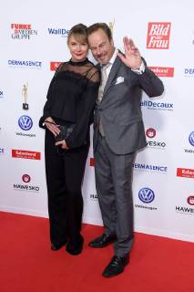 Till Demtroeder mit Freundin Stefanie Millat bei der Verleihung Die Goldene Bild der Frau im Stage Operettenhaus in Hamburg am 07.11.2018