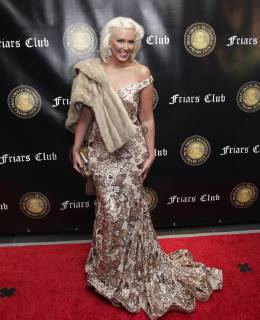 Krissy Ross arrives on the red carpet when the Friar s Club Honors Billy Crystal with their Entertainment Icon Award at The Ziegfeld Ballroom on November 12, 2018 in New York City.  NYP20181112145 JOHNxANGELILLO